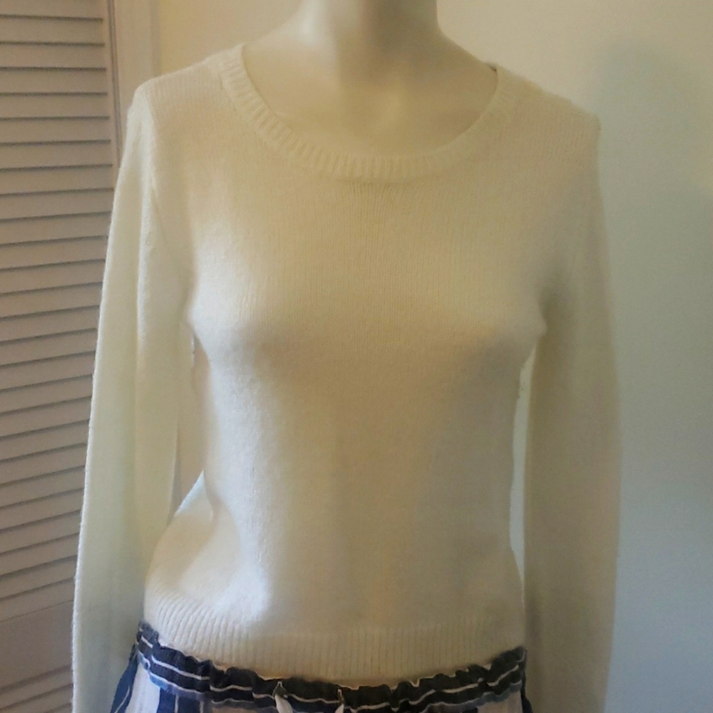 BP cream sweater size S